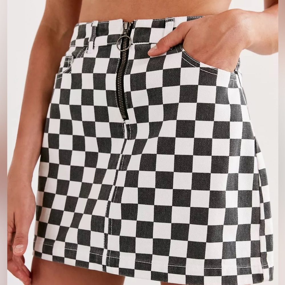 URBAN OUTFITTERS - BDG